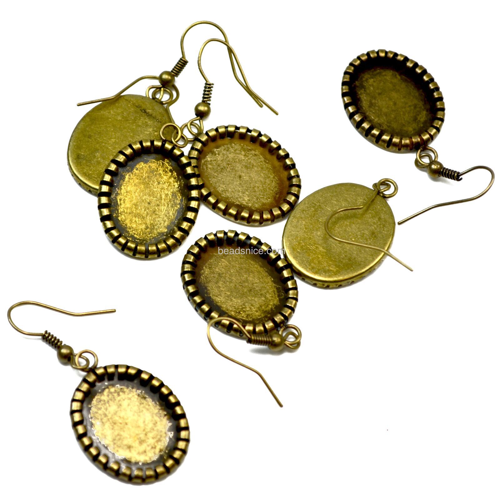 Brass earring with cabochon setting oval rack plating