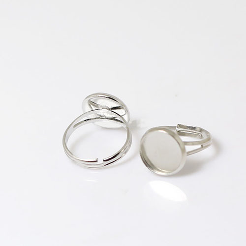 Brass finger ring settings,size:7 ,lead-safe,nickel-free,flat round