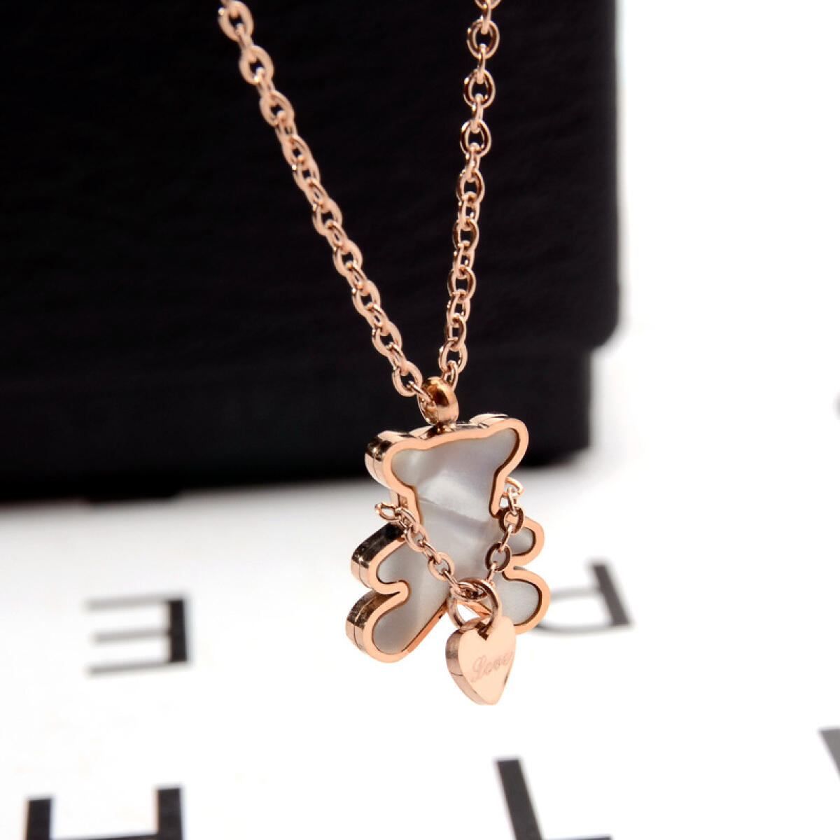 Stainless Steel 16 Inch Chain Bear Shell Necklace Lightweight Stainless Steel 16 Inch Chain Bear Shell Necklace Lightweight
