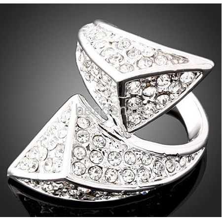 Shinny crystal finger ring ,zinc alloy