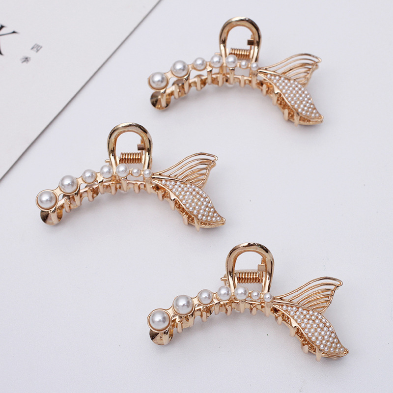Pearls Hair Claw Clips