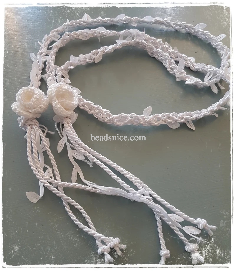 This white cotton three strands of cotton rope