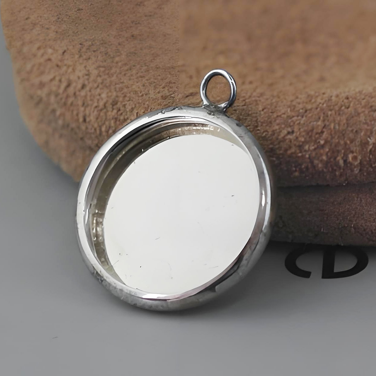 925 Sterling Silver Small Circle Frame Blank Hypoallergenic Necklace Setting