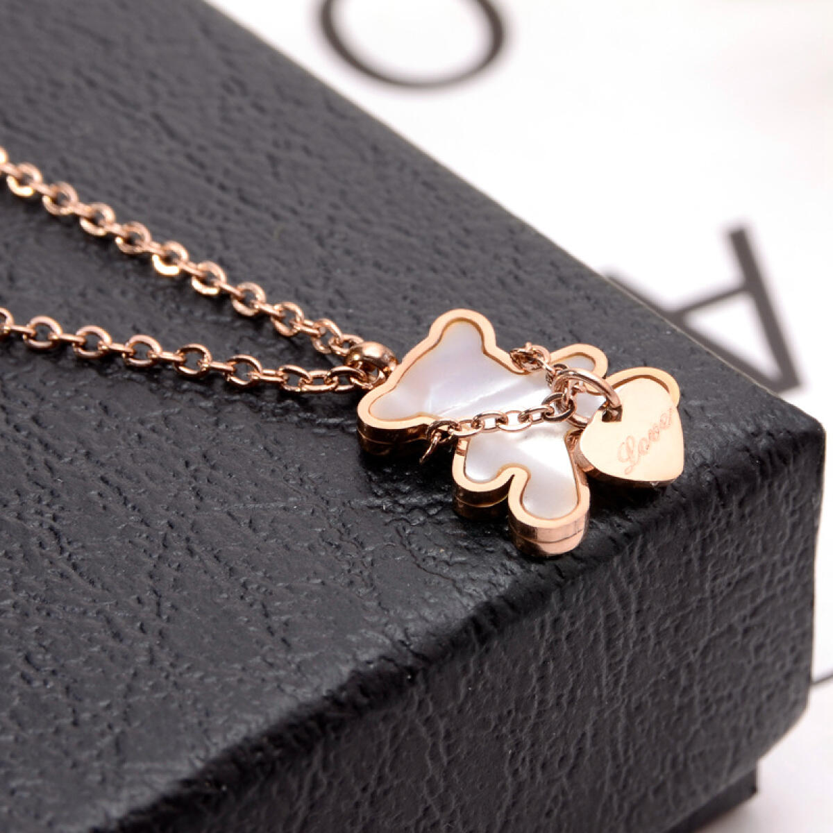 Stainless Steel 16 Inch Chain Bear Shell Necklace Lightweight