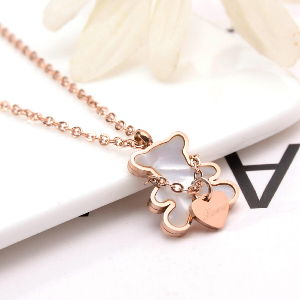 Stainless Steel 16 Inch Chain Bear Shell Necklace Lightweight