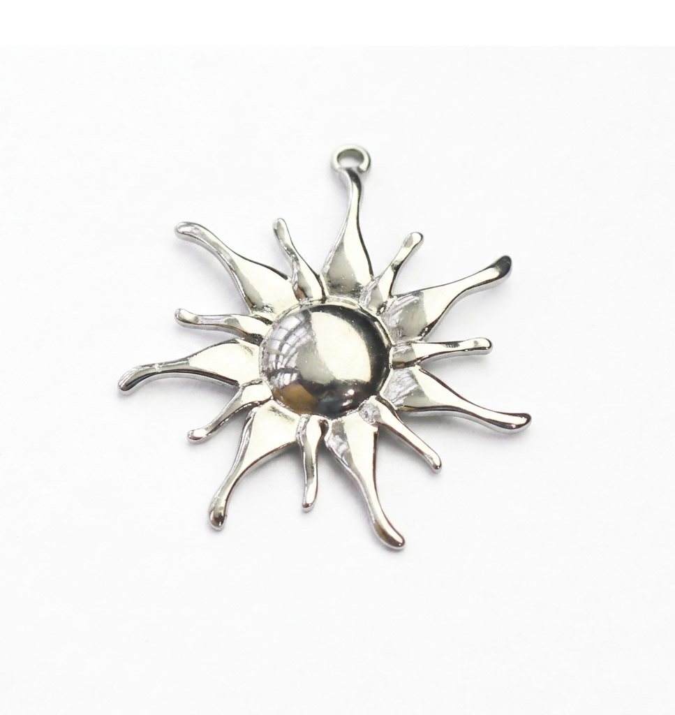 Stainless Steel Handmade Sun Pendant Anti Corrosion Lab Approved Quality